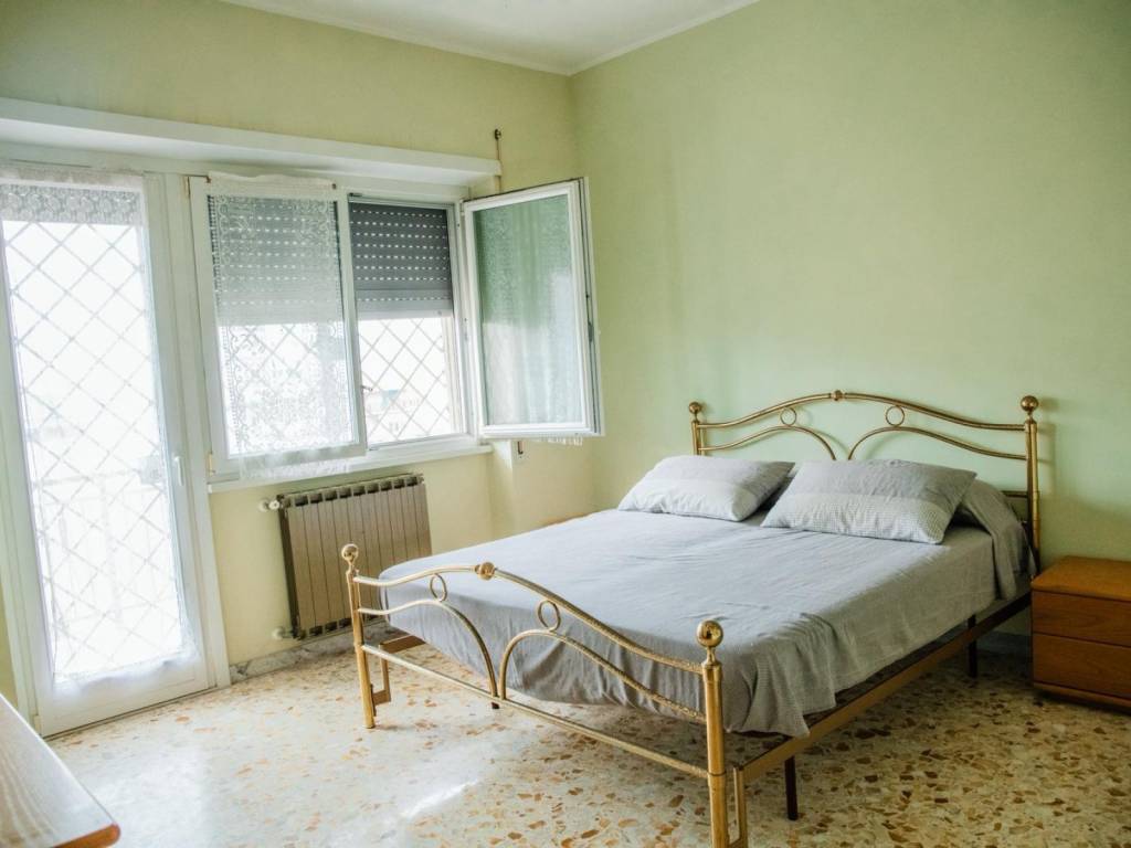 Appartamento a Pomezia in Via Germania - Foto 3