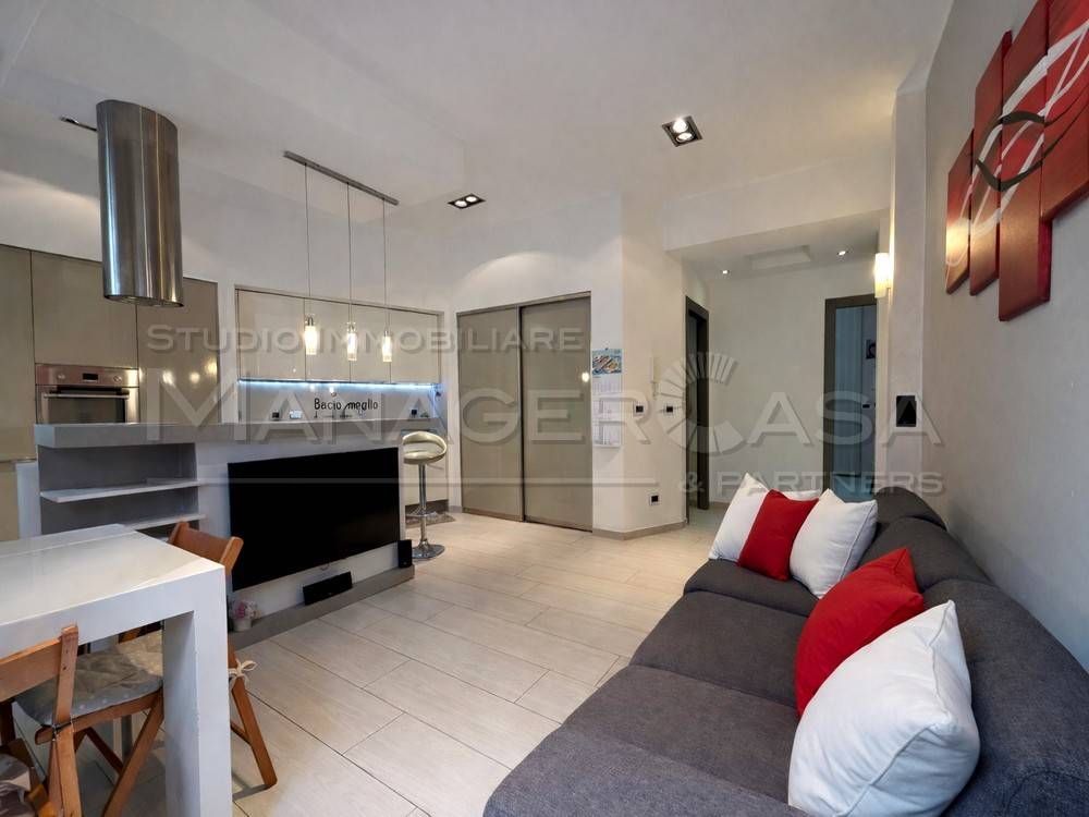Appartamento a Genova in Via Giuseppe Casaregis, 5 - Foto 2