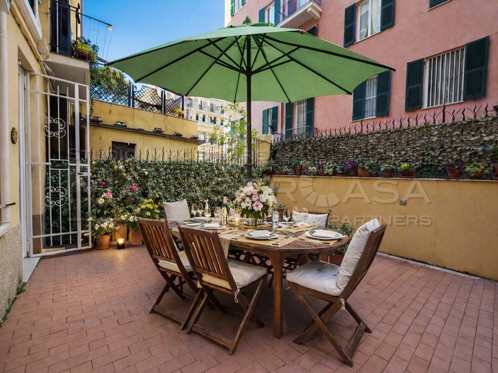 Appartamento a Genova in Via Giuseppe Casaregis, 5 - Foto 3