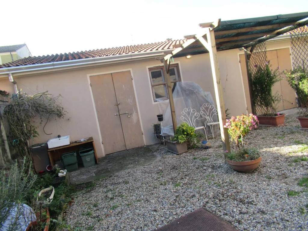 Villa a San benedetto po in Via Giacomo Leopardi No Number - Foto 5