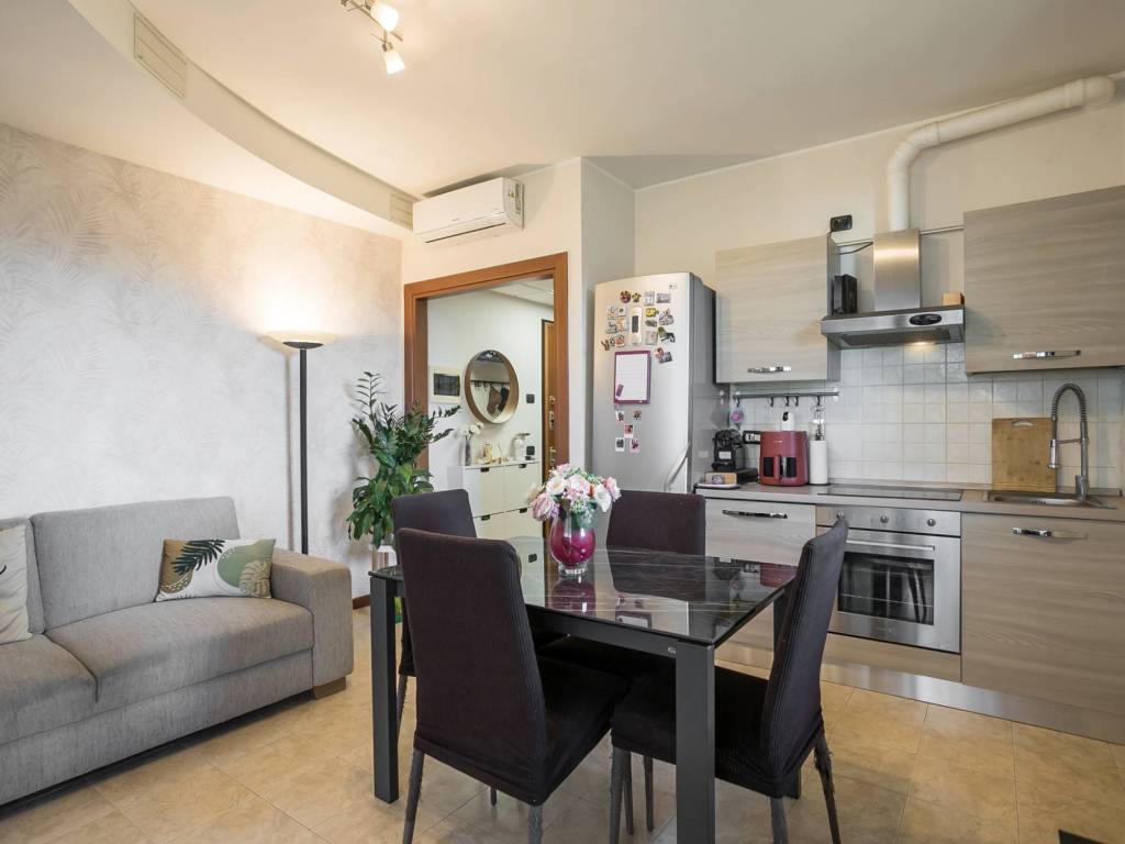 Appartamento a Bernareggio in Via A. De Azzi Lanfranconi, 19 - Foto 3