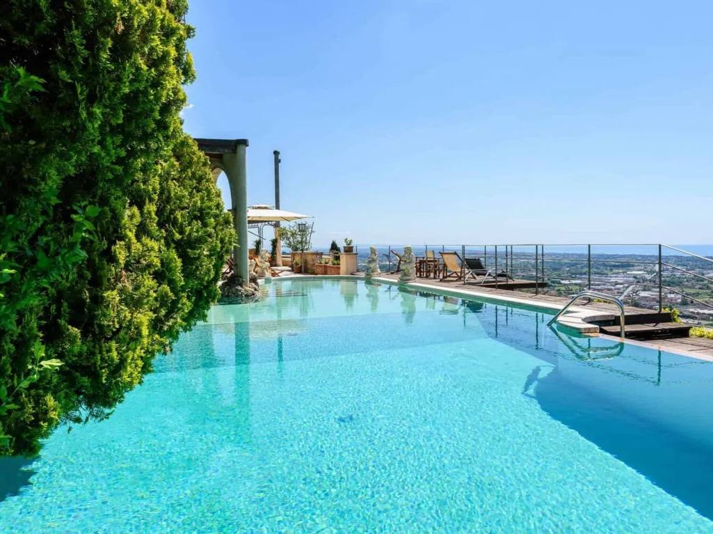 Villa a Pietrasanta in Via Nicola Pisano, 21 - Foto 5