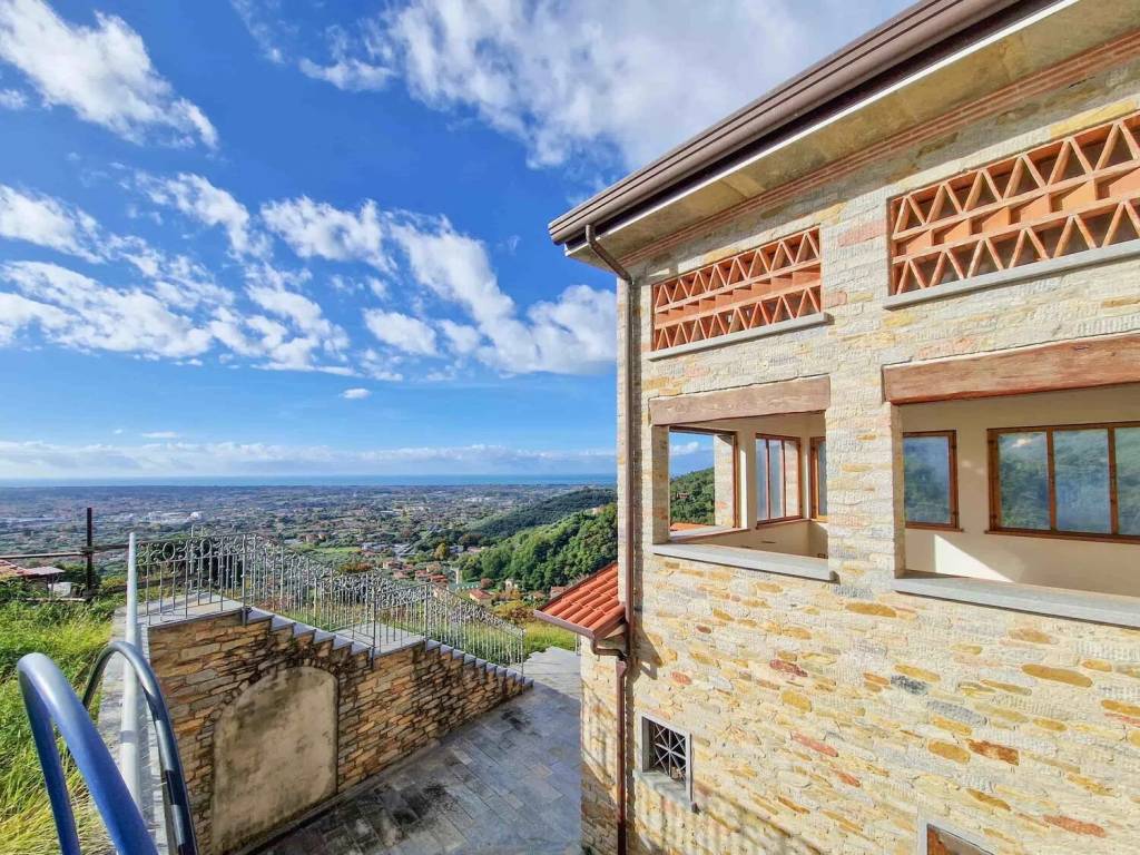 Villa a Pietrasanta in Via Strinato, 50 - Foto 2