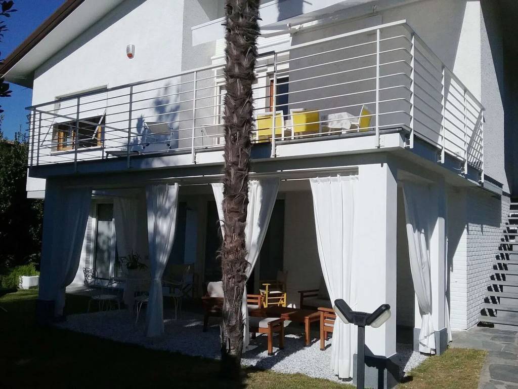 Villa a Forte dei marmi in Via L.Quartieri, 10 - Foto 2