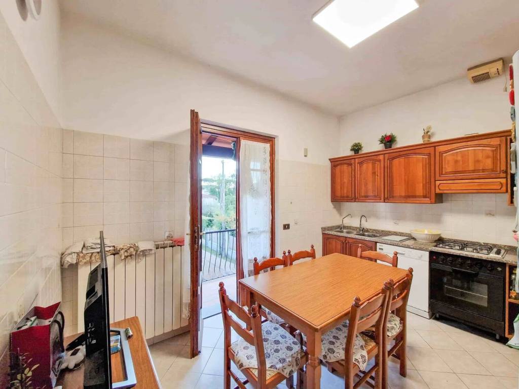 Villa a Forte dei marmi in Via A. Volta, 7 - Foto 3