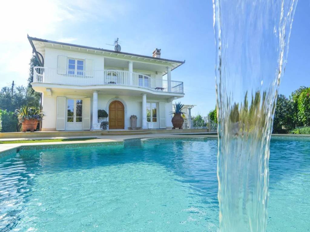 Villa a Pietrasanta in Via Crociale, 154 - Foto 2