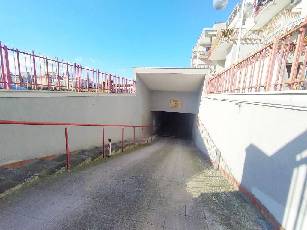 Box / garage a Trani in Viale Germania, 4 - Foto 3