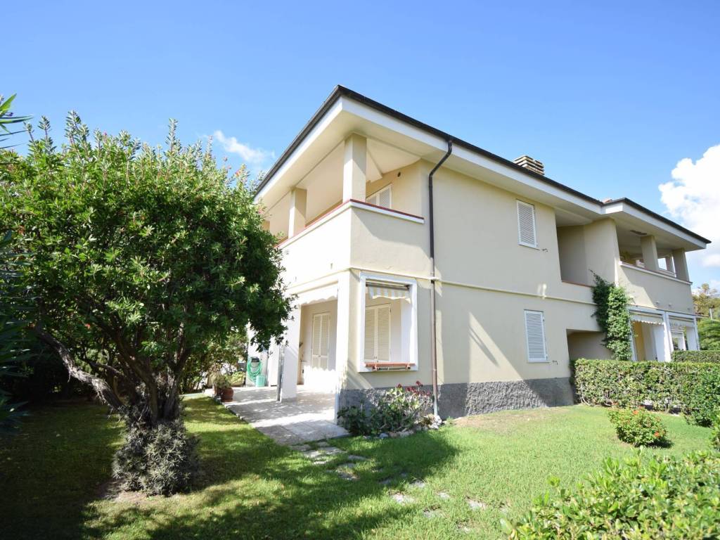 Appartamento a Diano castello in Via Caduti di Nassiriya, 3 - Foto 2