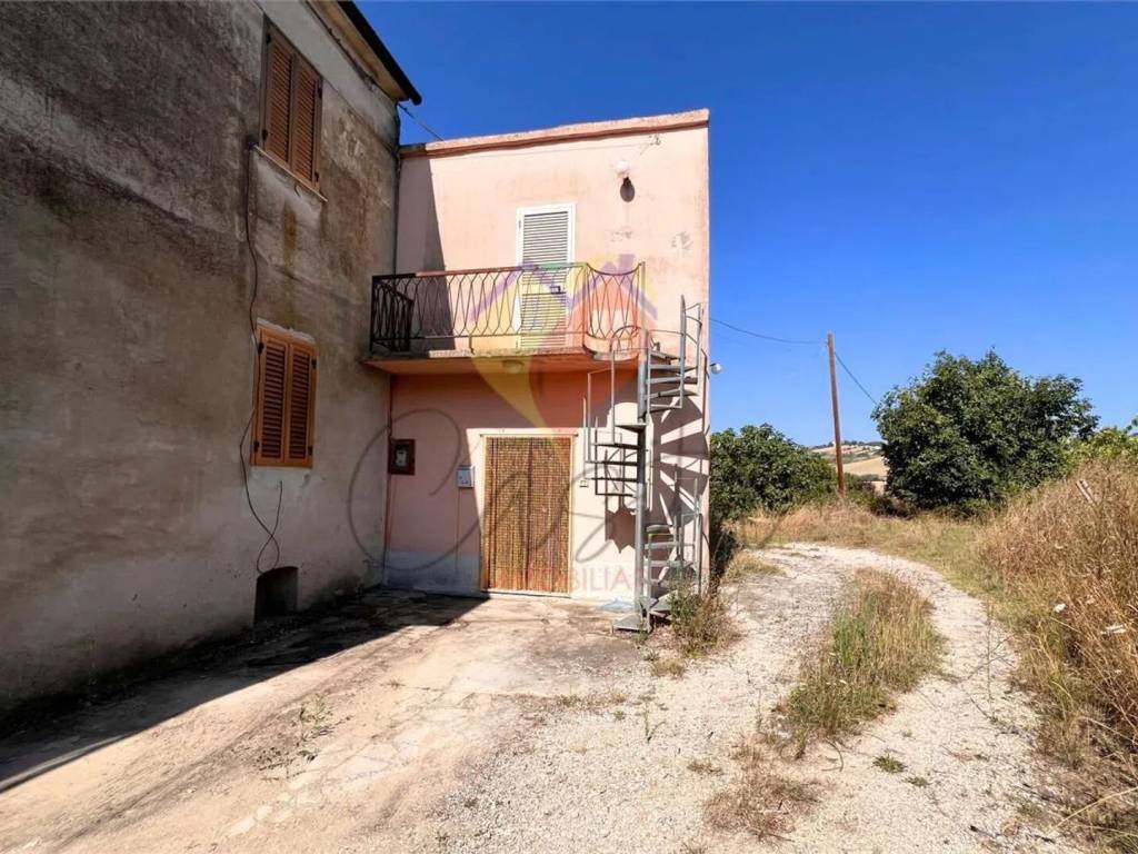 Casa indipendente a Civitella del tronto in Via Del Mulino S.N.C. - Foto 3