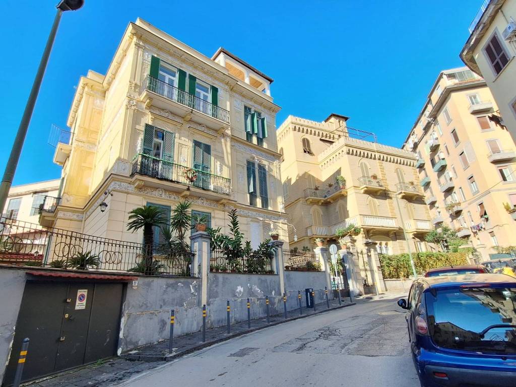 Appartamento a Napoli in Via Carlo De Marco, 17 - Foto 4