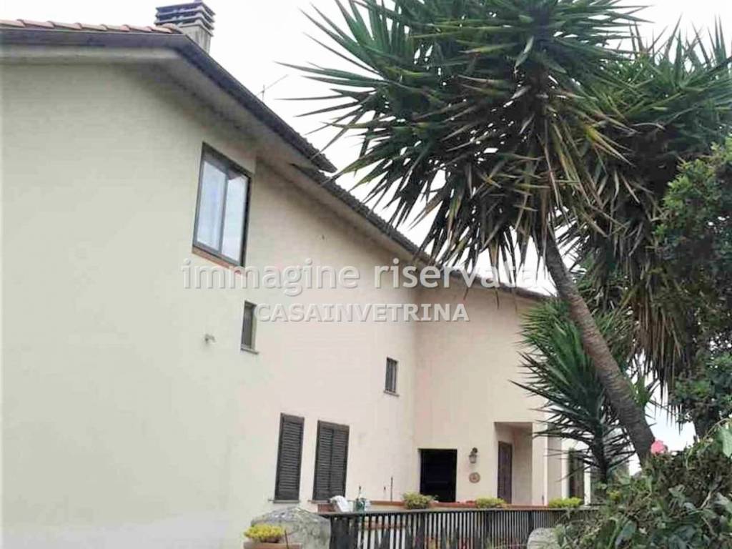 Villa a Grosseto in VIA SANTA MARIA GORETTI , - Foto 3