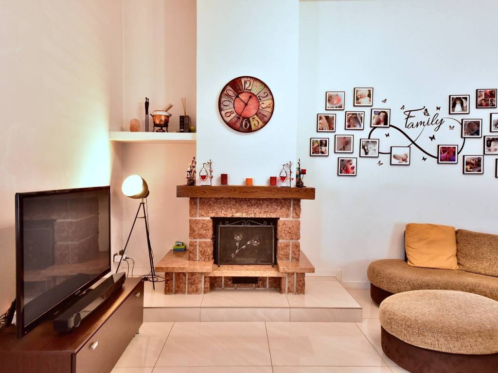 Appartamento a Seregno in Via Cesare Cantù, 32 - Foto 4