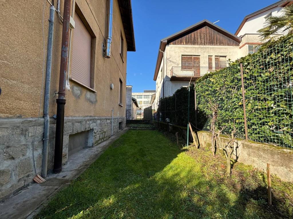 Appartamento a Cantù in Via 11 Febbraio, 12 - Foto 3