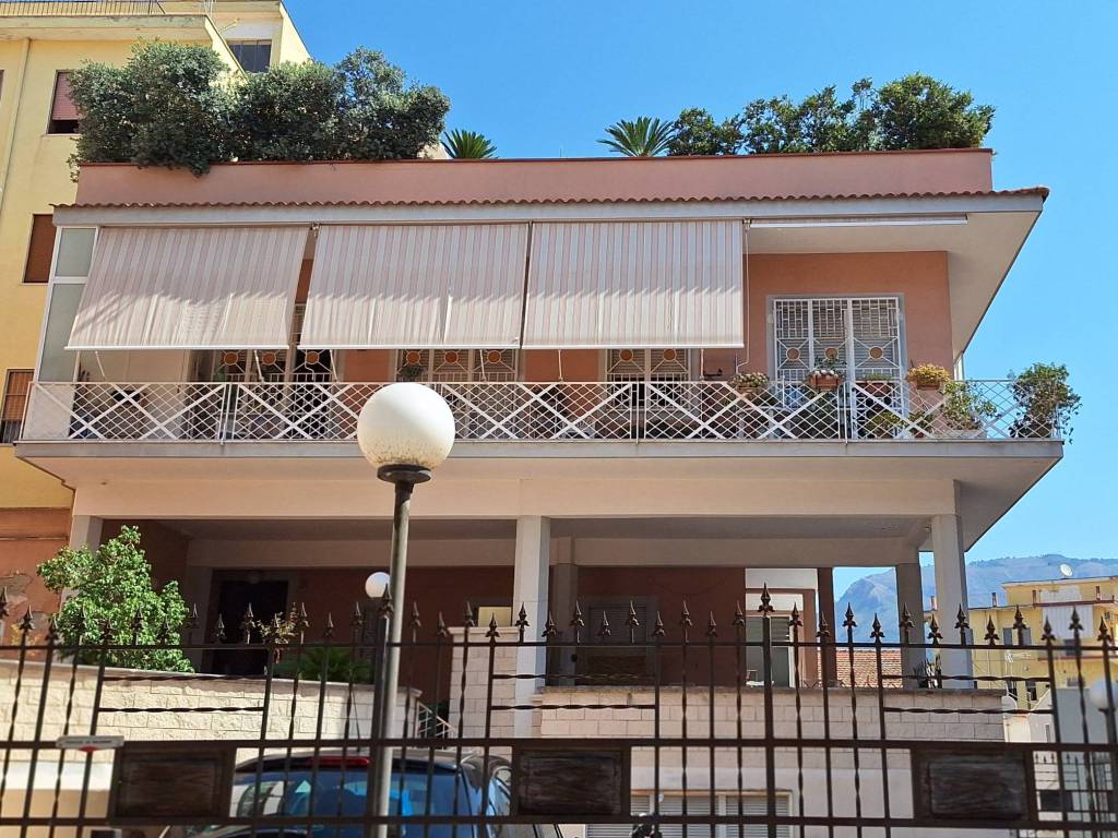 Attico / mansarda a Salerno in Via Diego Taiani, 38 - Foto 2