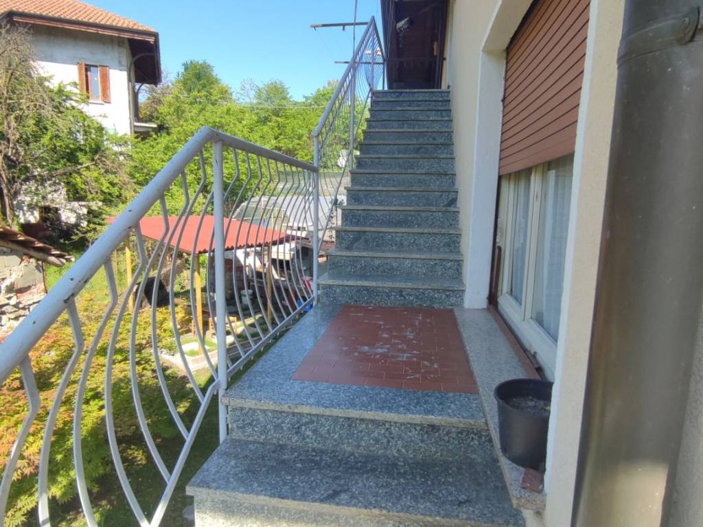 Casa indipendente a Baveno in Via Giulio Lavarini - Foto 4