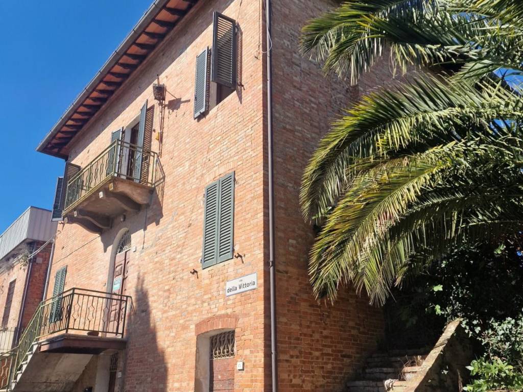 Rustico / casale a Castiglione del lago in Via della Vittoria - Foto 2