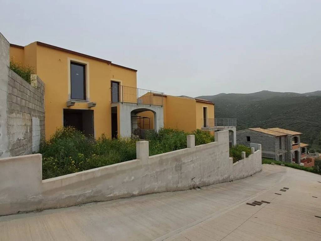 Villa a Badesi in Via D. Alighieri S.N.C. - Foto 3