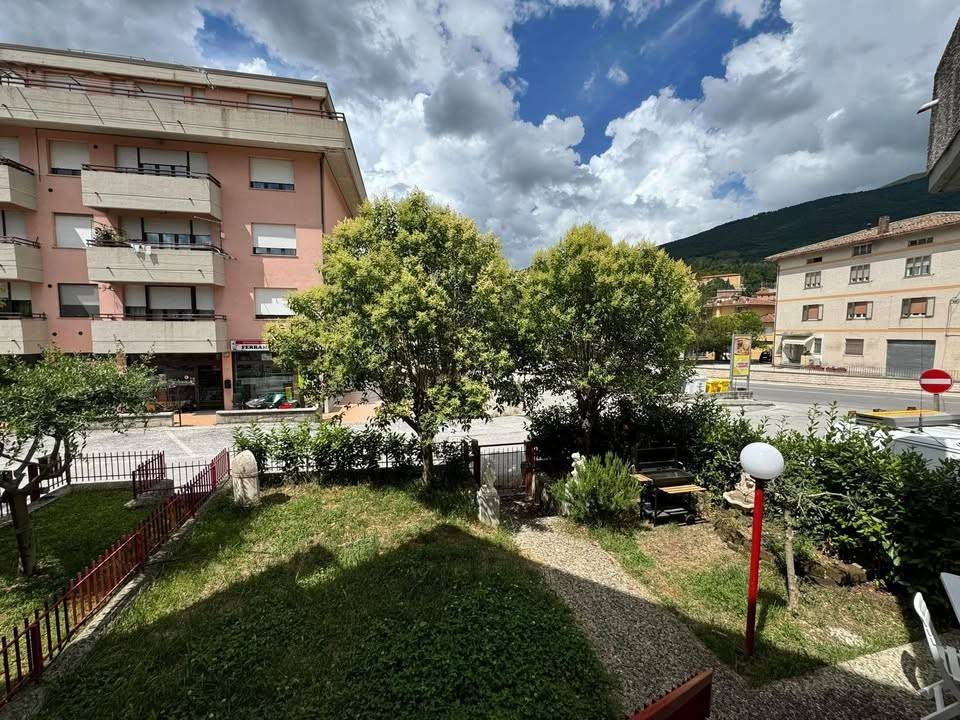 Villetta a schiera a Gualdo tadino in Via del Biancospino - Foto 3