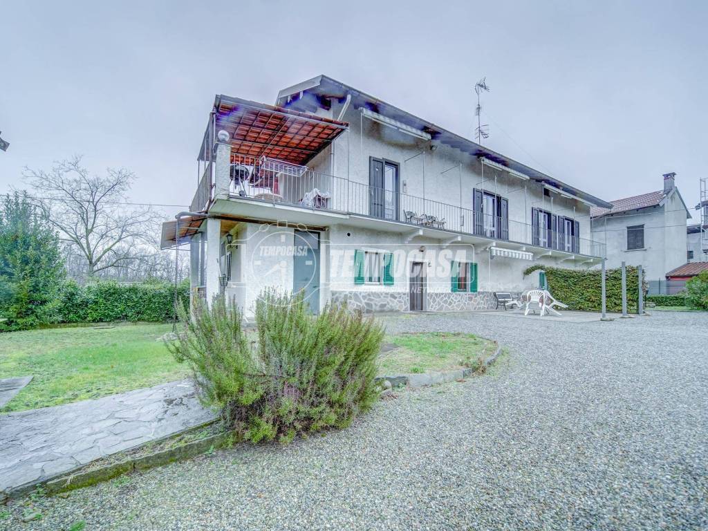 Casa indipendente a Castelletto sopra ticino in Via Edmondo de Amicis - Foto 2