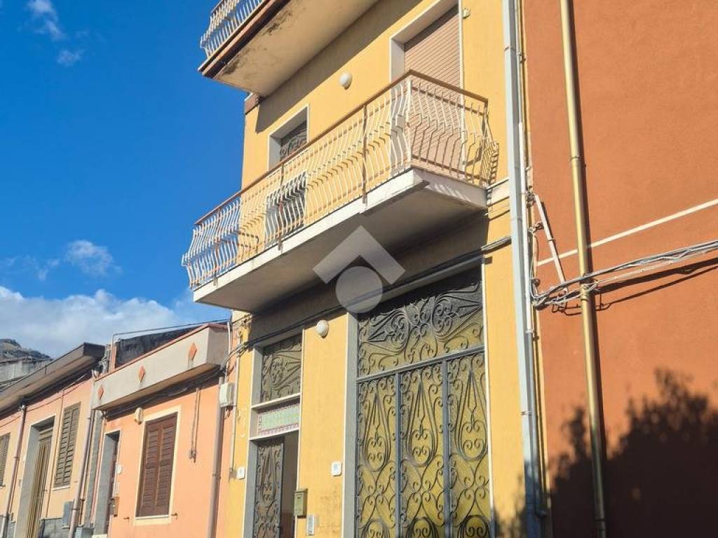 Casa indipendente a Zafferana etnea in Via Guglielmo Marconi, 81 - Foto 3