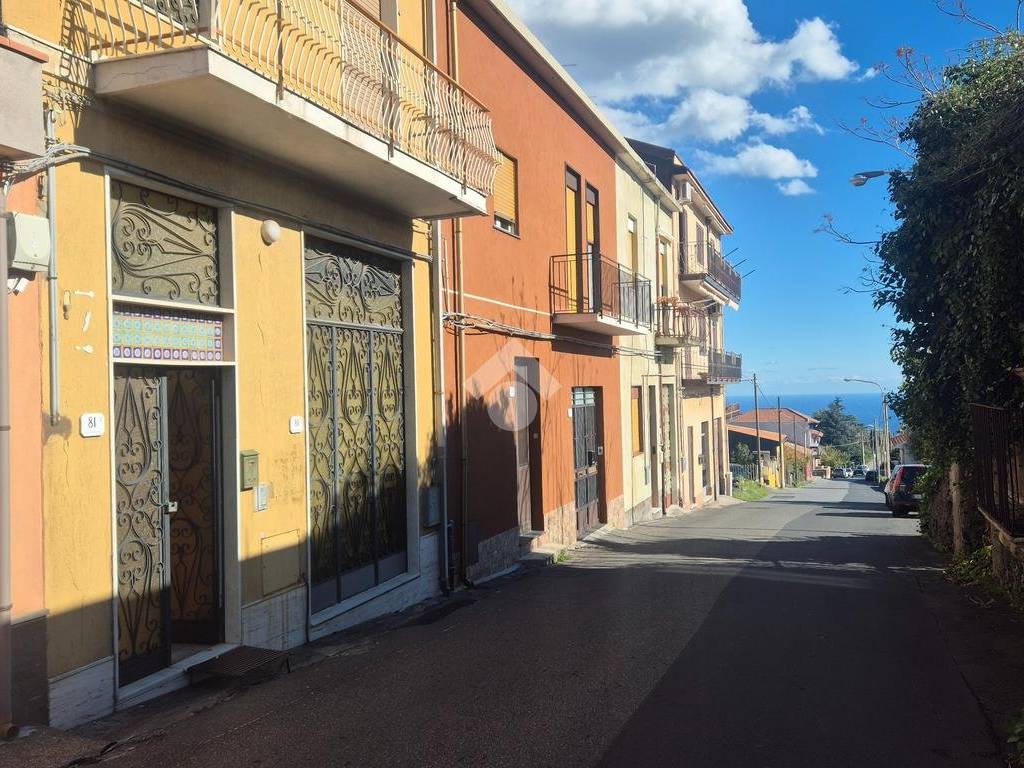 Casa indipendente a Zafferana etnea in Via Guglielmo Marconi, 81 - Foto 4