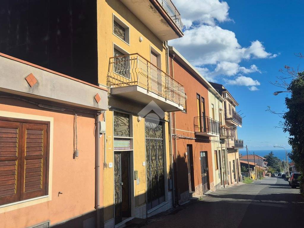 Casa indipendente a Zafferana etnea in Via Guglielmo Marconi, 81 - Foto 5