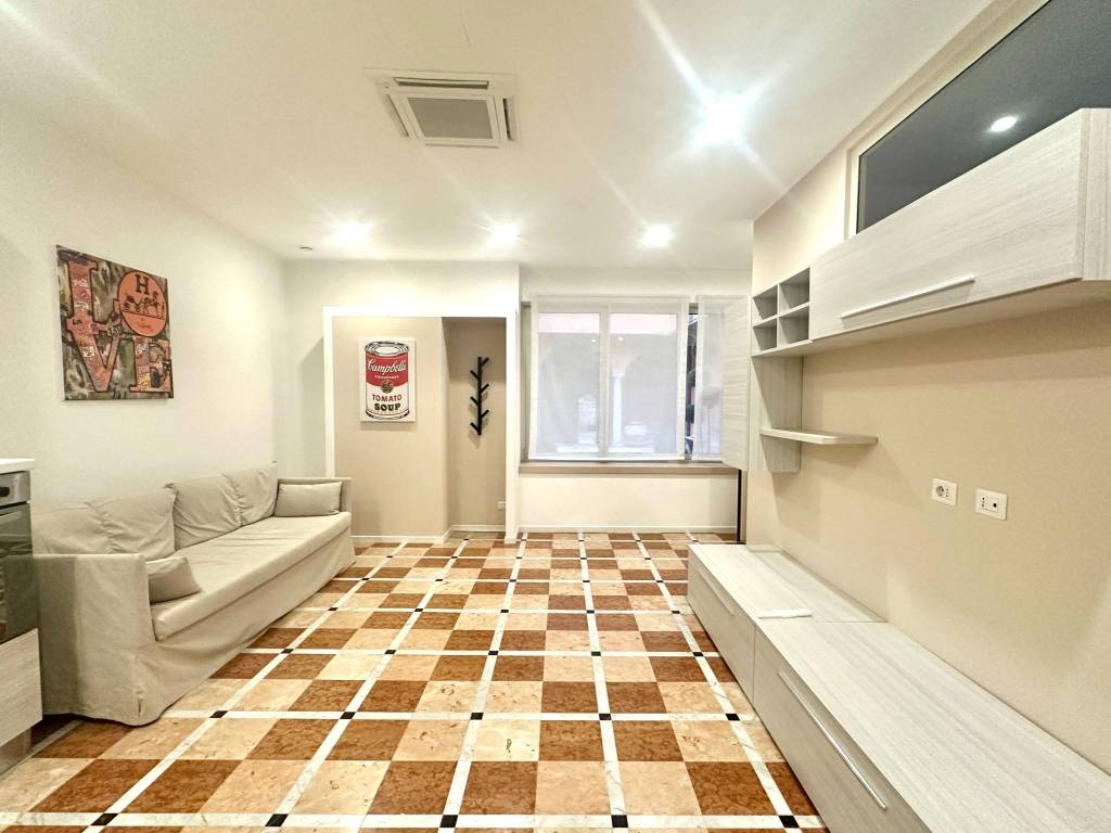 Appartamento a Borgomanero in Via dei Mille - Foto 4