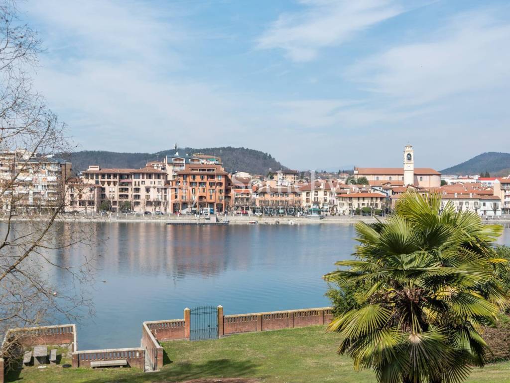 Appartamento a Castelletto sopra ticino in Via Primo Maggio - Foto 3