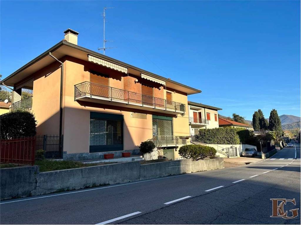 Palazzo / stabile a Besozzo in via Marconi, 1 - Foto 4