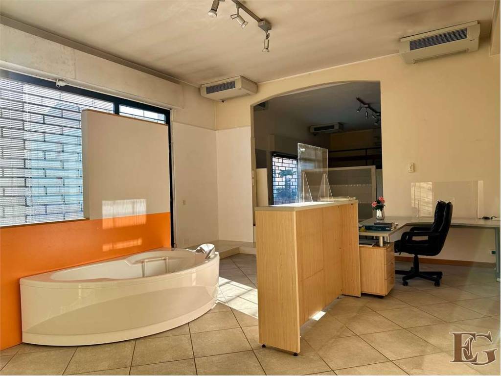 Palazzo / stabile a Besozzo in via Marconi, 1 - Foto 5