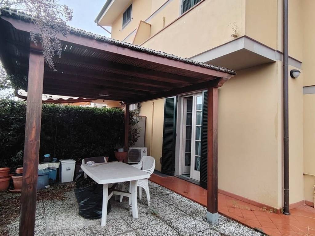 Villa a Lucca in Via della Chiesa di Picciorana - Foto 3
