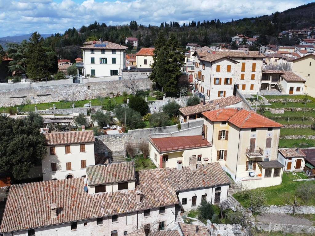 Villa a Gualdo tadino in Via Paolo Rubboli - Foto 3