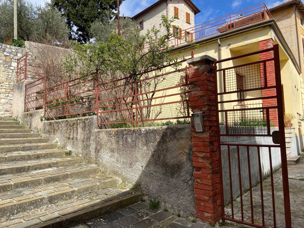 Villa a Gualdo tadino in Via Paolo Rubboli - Foto 4