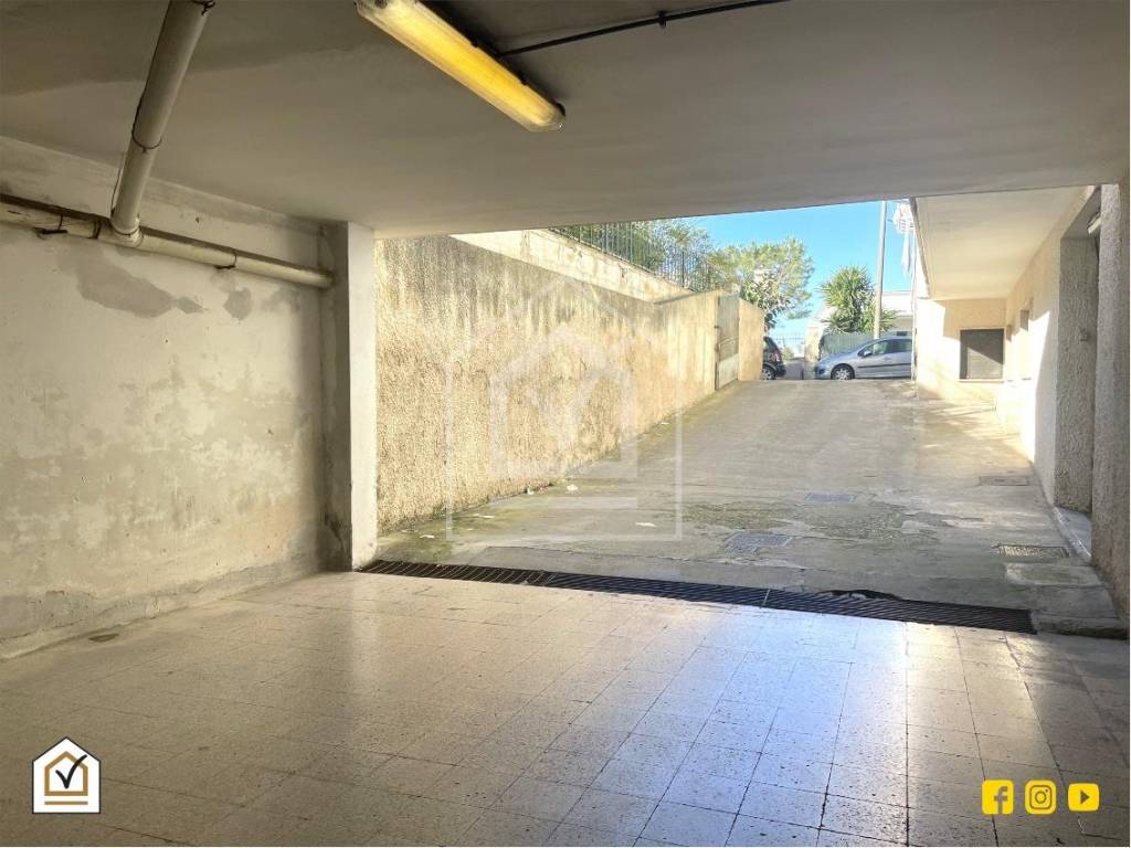 Box / garage a Bari in Via Caputo - Foto 2