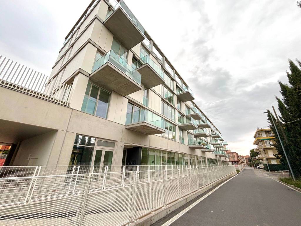 Appartamento a Albenga in Via Felice Chiesa - Foto 3