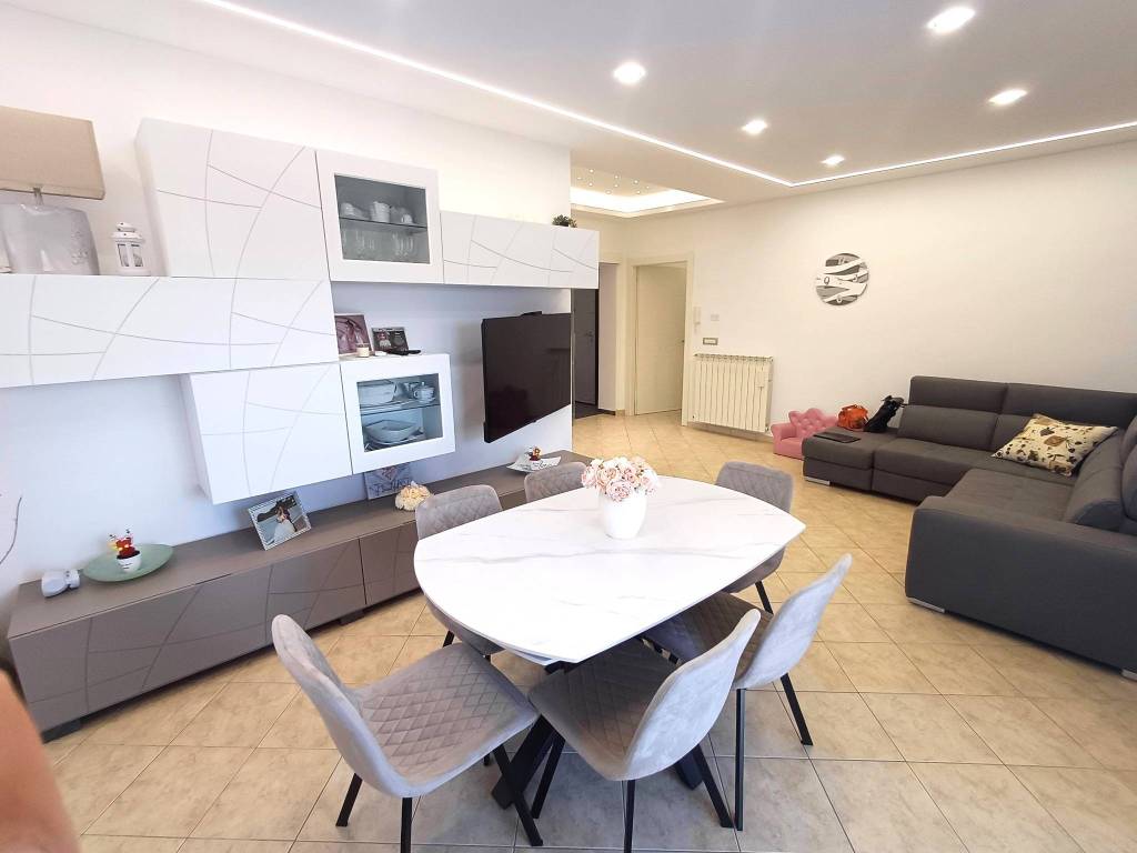 Appartamento a Stalettì in Via Armando Diaz, 53 - Foto 3