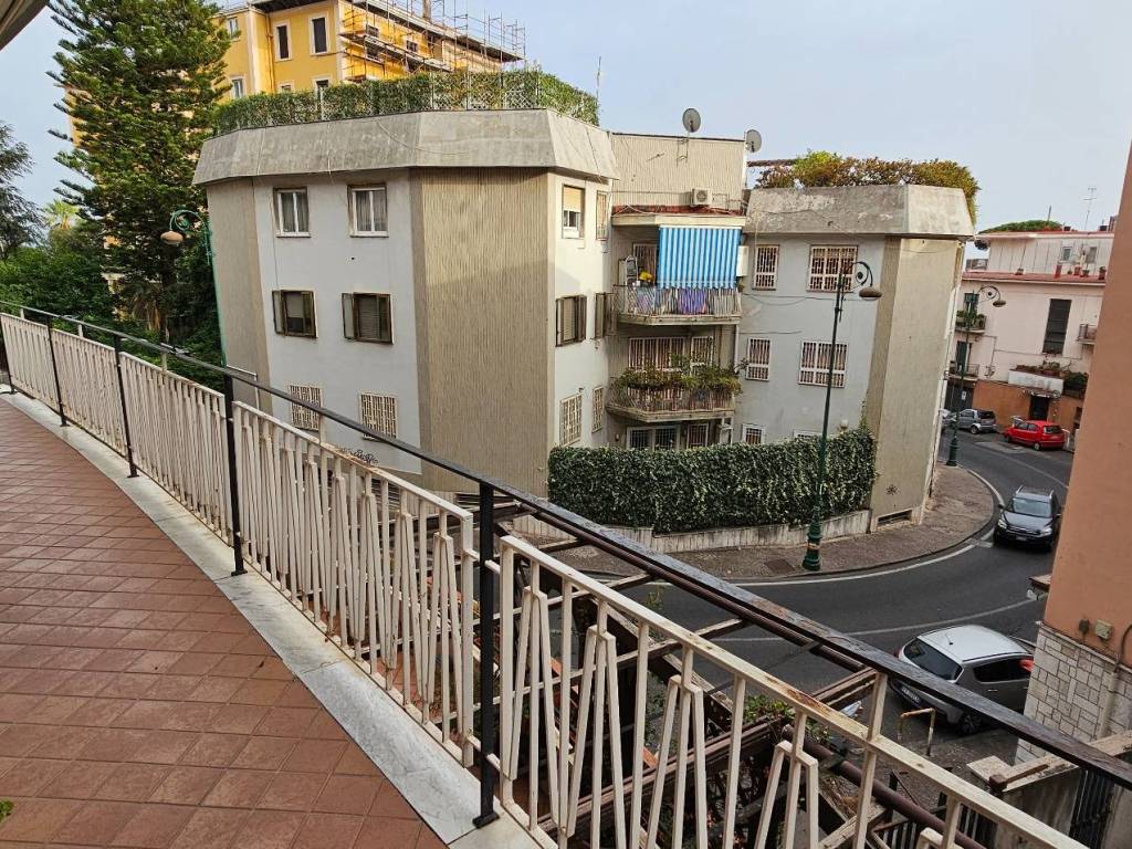 Appartamento a Napoli in Via Torquato Tasso, 512 - Foto 4