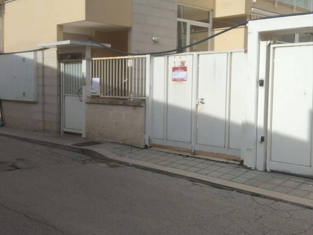 Box / garage a Modugno in VIA ANGELO PAPARELLA 2/A - Foto 2