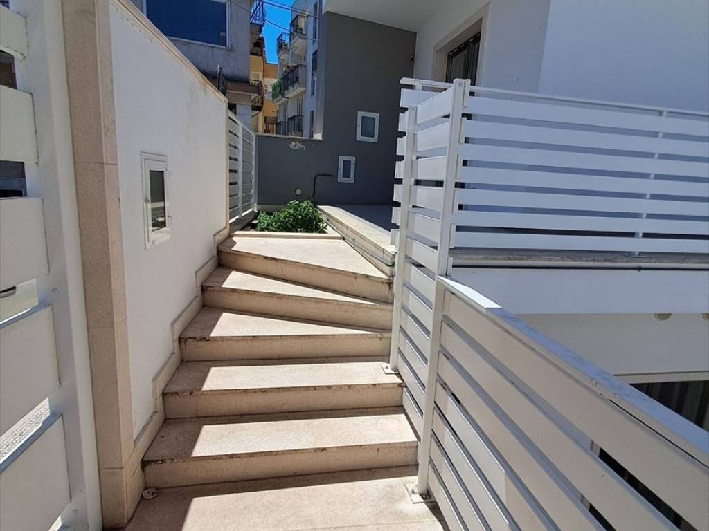 Villa a Modugno in VIA ALESSANDRO VOLTA 2/A - Foto 2