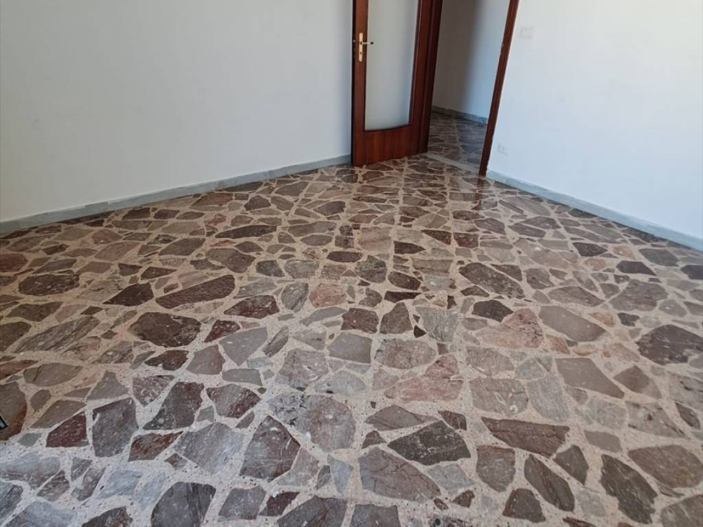 Appartamento a Bitonto in VIA ENRICO LABINI 40 - Foto 4