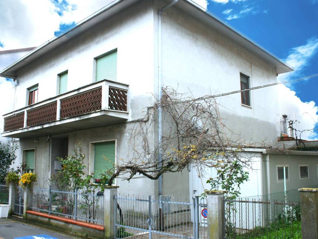 Villa a Chiaravalle in Via Tiziano - Foto 2