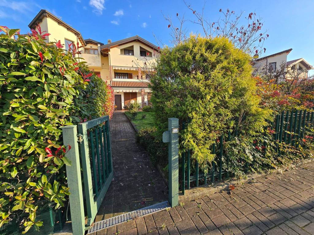Appartamento a Busnago in Via Libertà, 2 - Foto 2