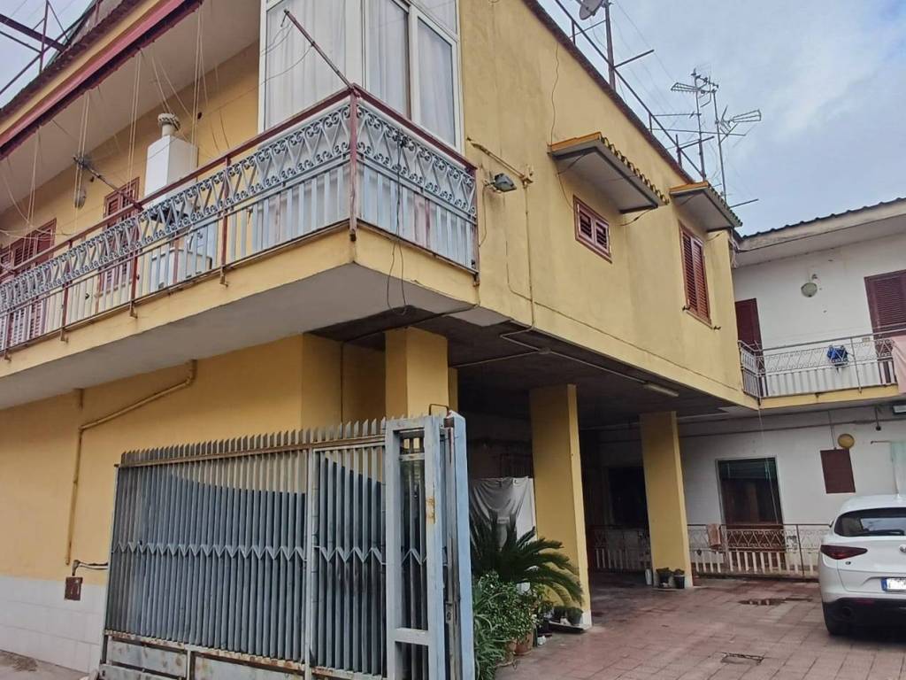 Palazzo / stabile a Acerra in Via Alcide De Gasperi - Foto 2