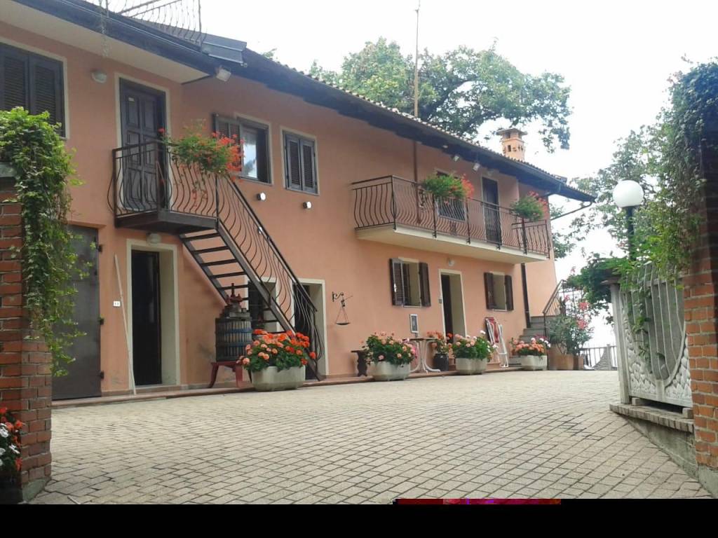 Villa a Revello in Via San Pietro, 7 - Foto 2