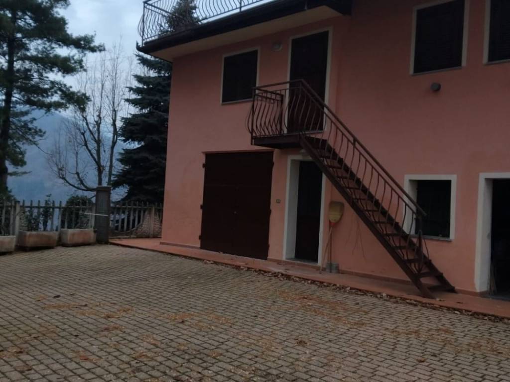 Villa a Revello in Via San Pietro, 7 - Foto 4