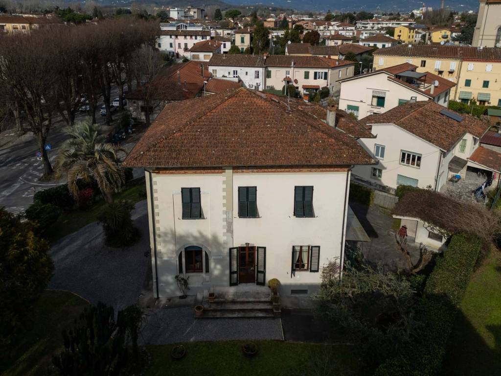 Appartamento a Lucca in Via Jacopo della Quercia - Foto 5