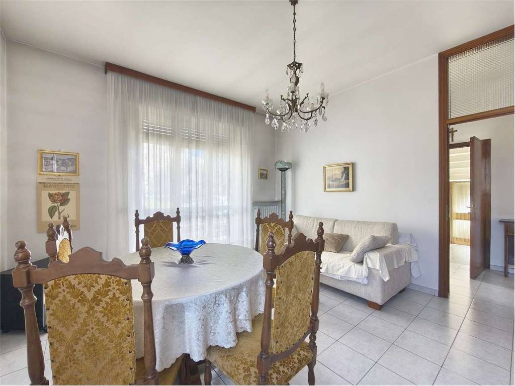 Appartamento a Alzate brianza in via gramsci - Foto 4