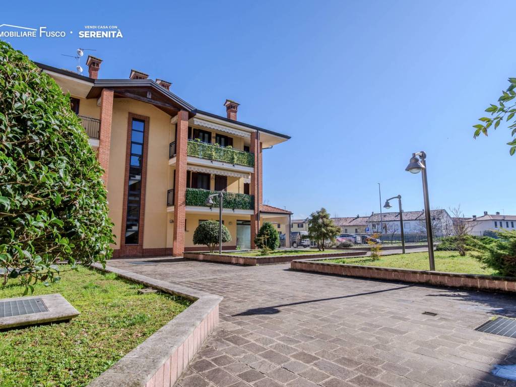 Appartamento a Comazzo in Via Giovanni XXIII - Foto 2