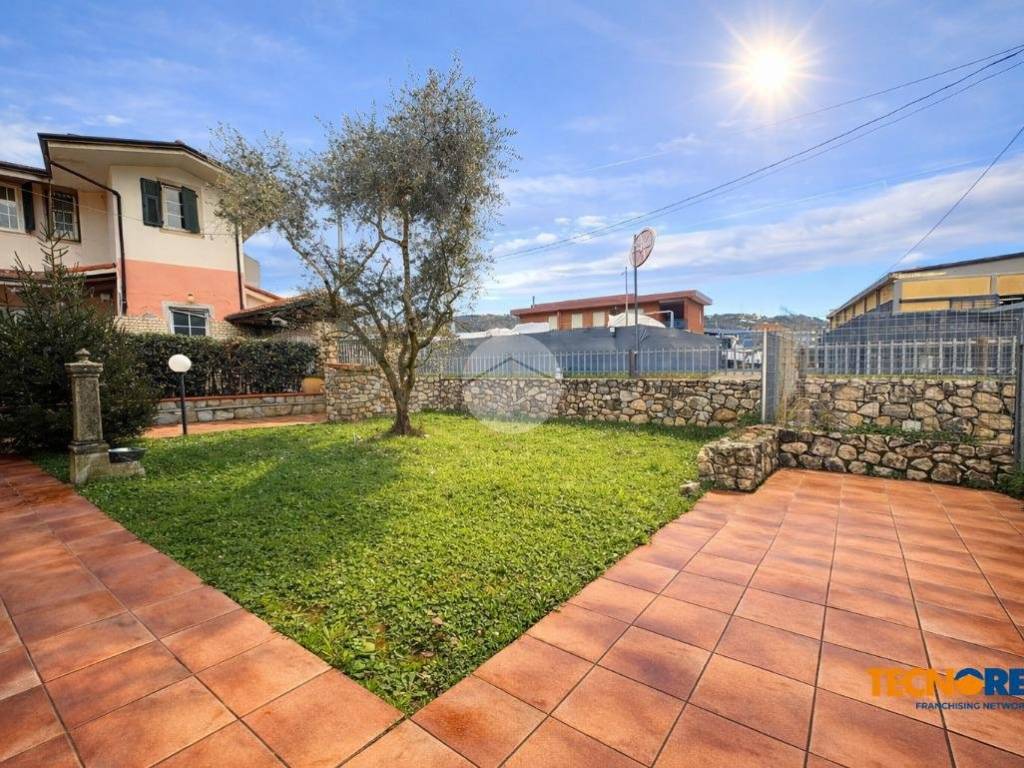 Casa indipendente a La spezia in Via delle Pianazze, 33 - Foto 2