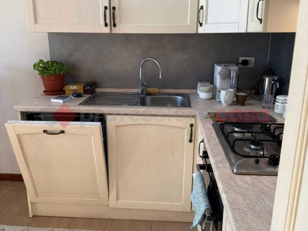 Appartamento a Parabiago in Via RESEGONE, 2 - Foto 4